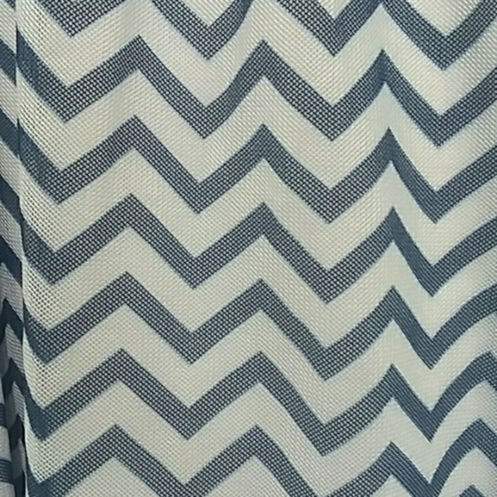 *5/$20* Chevron Pattern Tank Top - Picture 3 of 9
